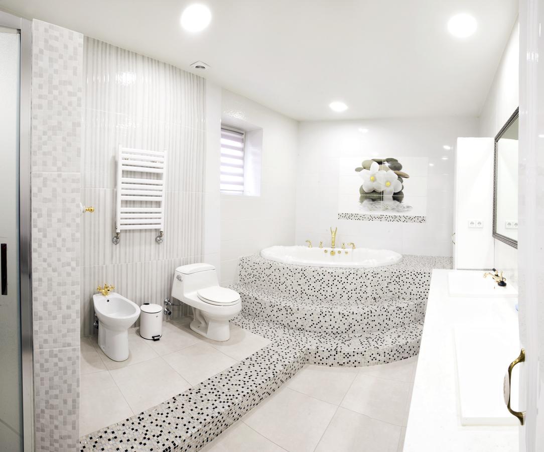 Dating Hotel Cherry Twins (Adults Only) Киев Экстерьер фото